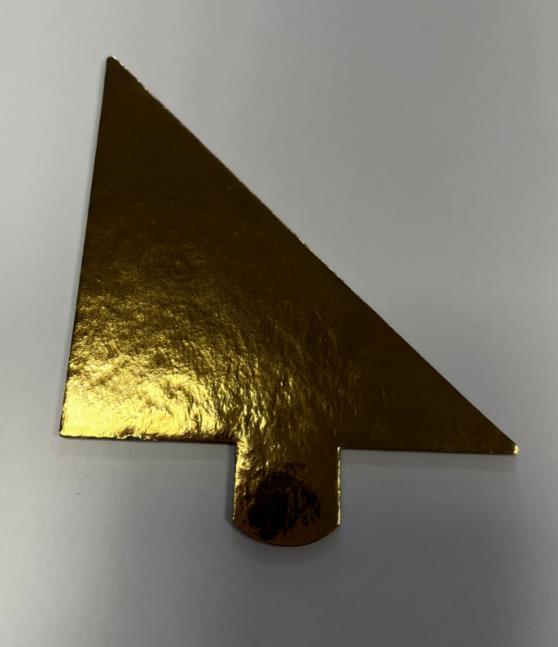 TRIANGULO ORO CON PESTAÑA 400PZ